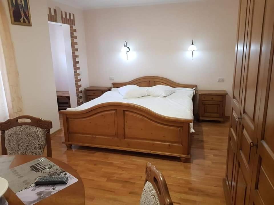 Vila Grecu Hotel Kopacsel Kültér fotó